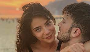Duarte salema responde às duvidas dos seguidores da carolina carvalho sobre cirurgia plástica. Imagem Picante De David Carreira E Carolina Carvalho Aquece Redes Sociais