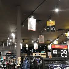 Hal ini dimanfaatkan oleh mayoritas penduduknya untuk bercocok tanam terutama dalam sektor pertanian (kamaluddin et.al, 2012). Al Ikhsan Queensbay Mall