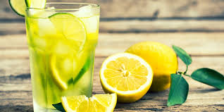 Le citron est reconnu pour sa teneur élevée en vitamine c. 4 Jus De Fruits Qui Nous Aident A Mincir Femme Actuelle Le Mag