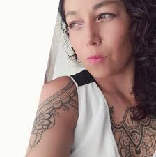 Buenos días,busco bordado otomí puede ser un camino de mesa o un cojin si  me pueden dejar costo más envío. Gracias