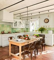 Alicatado de cocinas pequeñas rusticas imitando a las de obra. 50 Cocinas Rusticas Bonitas Con Muebles Vintage Y Mucho Encanto
