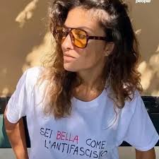 Ultime tre ore! l nostri gadget antifa sono al 30% di sconto su  www.peoplepub.it/gadget! Per testimoniare e diffondere antifascismo ovunque  andiamo, per non dimenticare le radici della nostra libertà. Perché gli 80