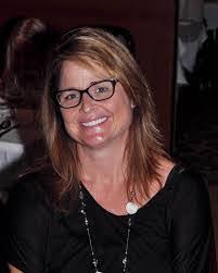 Melissa Rourke's Instagram, Twitter & Facebook