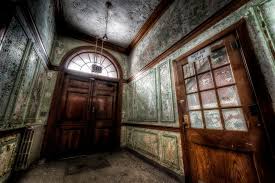 Should I Stay Or Should I Go Creepy Houses Scary Places Abandoned Asylums