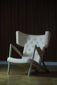 Buy this pelican chair furniture product with several color option at sofasale online in hong kong with best price. House Of Finn Juhl Reproduces The Grasshopper Chair From 1938