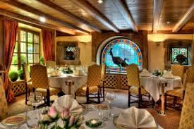 Choucroute, tartes flambées et baeckehoffe combleront les gourmets. Restaurants Alsace Wine Route