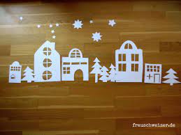 Fensterbilder weihnachten vorlagen.noch gibt es wenige kostenlose vorlagen für weihnachtlichen fensterbilder. Wie Bastelt Man Das Fensterbild Hauser Im Winter Basteln Weihnachten Fenster Fensterbilder Weihnachten Basteln Fensterdeko Weihnachten Basteln