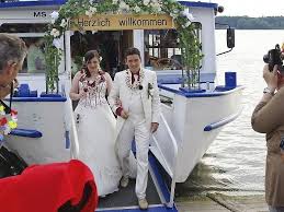 4 hochzeiten und eine traumreise. Furs Tv Team Vor Den Traualtar Buchenbach Gunzenhausen Nordbayern De