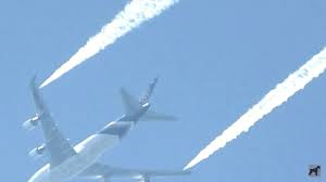 New fuel dump "chemtrail" video [Munich, Thai Airways Flight 925 ...