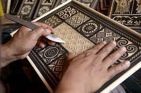 Ragam ukiran tradisional yang ada di indonesia. Ingin Belajar Mengukir Pilih Jenis Kayu Ukir Khas Indonesia Ini
