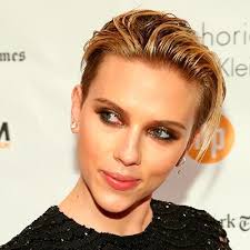 It's a little past 5 p.m. Hair Evolution Scarlett Johansson