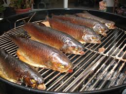 Forellen Rauchern In Der Kugel Und Reste Von 3 6kg Schulter Pp Grillforum Und Bbq Www Grillsportverein De Fisch Rauchern Forelle Fleischfondue Rezepte
