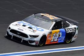 I pull up next to him and he dumps me into four. Nascar Evp Comments On The Ryan Newman Clint Bowyer Fight Racing News