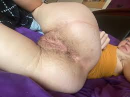 Mein Arsch und meine Muschi sind immer so moschusartig, wenn ich aufwache,  ich wünschte, du könntest