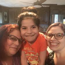 I'm really pleased how this turned out, I made the seahorse and while that  was drying, I made the stand, layer by layer, and made some waves, then  while the resin was