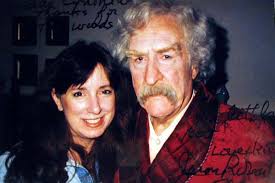 Cynthia Whitcomb's Instagram, Twitter & Facebook