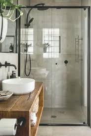 What defines industrial bathroom design? 33 Migliori Idee Per Bagni In Stile Industriale Industrial Style Bathroom Bathroom Styling Rustic Bathroom Designs