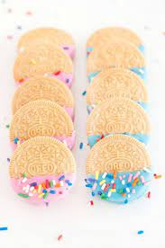Here are some of our favorite unique, creative and easy gender reveal ideas for family and friends! 25 Gender Reveal Party Snacks Ideas Gender Reveal Party Reveal Parties Gender Reveal
