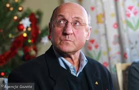 W związku z tym, ma 74 lata.nie bez powodu, przez wielu uznawany jest za najwybitniejszego i najwszechstronniejszego aktora w całej historii polskiej kinematografii. Piotr Fronczewski Obchodzi Dzisiaj 74 Urodziny