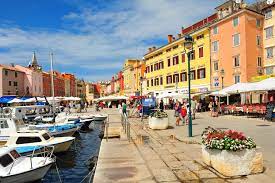 Wenn man von deutschland aus mit dem auto nach kroatien fährt, liegt rovinj eher im oberen teil von kroatien und ist gut erreichbar. Rovinj Sehenswurdigkeiten Rovinj Com