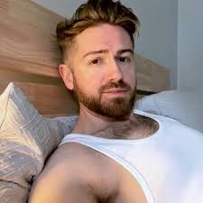 Ella Piper (@EllaPiper_)