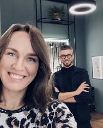 Feels amazing to get my hair done.... first time in the salon since last  March! Thank you @martindurrenmatt for my fresh style 🤩🔥