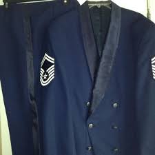 Usaf men's officer mess dress uniform. Best Reduced Air Force Mess Dress Includes Bow Tie Cummerbund Cuff Links For Sale In Fort Bragg North Carolina For 2021