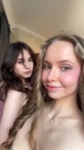 Riley Bunch's Instagram, Twitter & Facebook