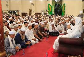 Adik kandung ali jaber, syekh muhammad jabeer mengungkap bahwa ali jaber akan dimakamkan di pesantren daarul quran, tangerang, banten. Syekh Muhammad Jaber Isi Tausiah Gerakan Subuh Berjemaah