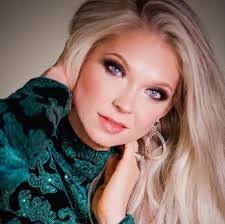 Katie Roos's Instagram, Twitter & Facebook