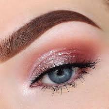 2 Mentions J Aime 0 Commentaires Makeup Beauty Inspiration Makeup Inspiration 2020 Sur Instagram Glitter Eye Makeup Pink Makeup Glitter Makeup