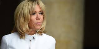 Entdecke rezepte, einrichtungsideen, stilinterpretationen und andere ideen zum ausprobieren. Brigitte Macron Absente Aux Obseques De Mireille Darc Elle Explique Son Choix Marie Claire