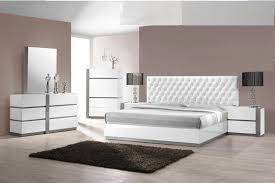 These complete furniture collections include everything you need to outfit the entire bedroom in coordinating style. Est King Size Bedroom 4pc Set White Finish Hot Sectionals