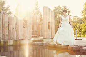 Hochzeitskleid brides magazine dresses and styles. Brautkleid Shooting Unter Wasser Splish Splash