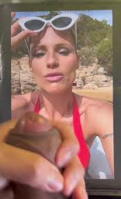 Michelle Hunziker Voglio Stare Sotto - Classic Nude Scene Revealed