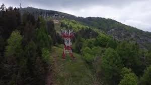 Tutte le dirette , l'attualità, le inchieste e l'intrattenimento in tempo reale. Funivia Del Mottarone Il Video Dal Drone Mostra La Distanza Percorsa Dalla Cabina Corriere Tv