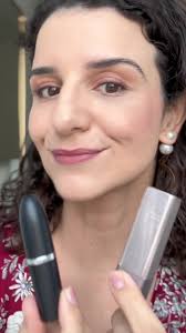 VELVET TED vs NUDE 2C: Comparativo de Batons