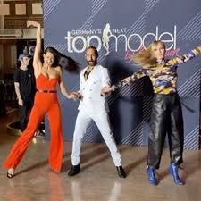 Beim tanz auf der bühne mit vanessa mai wollten sie ebenfalls einen babybauch wahrgenommen haben. Rebecca Mir Auf Instagram áµƒá¶°á¶»áµ‰á¶¤áµáµ‰ Behind The Scenes Dance Germanysnexttopmodel Massimo Sinato Mode Fur Frauen Mode Frau