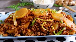 This recipe comes from 28 day weight loss challenge member cassie wight. Super Easy Spicy Potatoes W Minced Meat é¦™è¾£åœŸè±†ç‚'è‚‰ç¢Žchinese Pork Stir Fry Recipe Stir Fried Potatoes Youtube