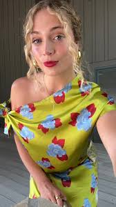 Wedding time woohoo! #ootd #outfitofthenight #ootn #outfitoftheday  #weddingguestdress #outfitinspo