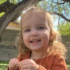 Annie Trent's Instagram, Twitter & Facebook