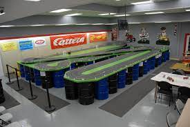 Please select 132slotcar.us afx area 3 arp arrow slot auto world avant slot b52 bnova brm model cars bwa carrera cartrix decals carpena dmc ds electronics ds racing produ. Slot Car Track Niagara Hobby Craft Mart