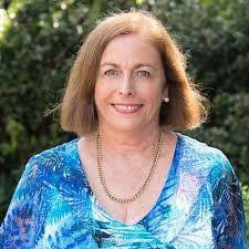 Julie Heiser's Instagram, Twitter & Facebook