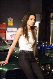 Gal gadot wonder woman costume guerrier fait sur mesure en tailles xs l. Wonder Woman S Gal Gadot On Possible Return To Fast Furious