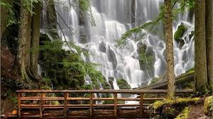 Download now cara menggambar 3 dimensi pemandangan air terjun dengan sangat mudah. Air Terjun Ramona Indah Bak Lukisan Okezone Lifestyle