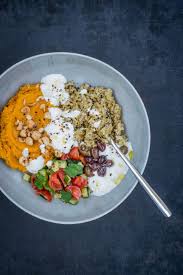 Kochen Mit Freekeh In Der Levante Kuche Ein Absolutes Muss Die Korner Lassen Sich Ahnlich Wie Reis Verarbe Lebensmittel Essen Streetfood Rezepte Salzzitronen