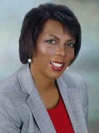 Robyn Davis's Instagram, Twitter & Facebook