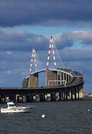 Selon Certaines Perspectives Le Pont De Saint Nazaire Semble S Enrouler Sur Lui Meme Photo A Klose Sntp Pont De Saint Nazaire Saint Nazaire Pont