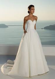Check out our vestito spalline selection for the very best in unique or custom, handmade pieces from our dresses shops. Abito Da Sposa Senza Spalline Con Corpetto In Pizzo E Gonna In Organza Angela Caputo Sposa