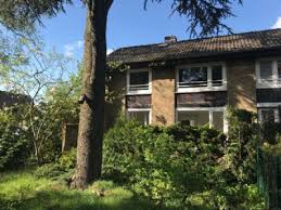 Haus hamburg eidelstedt kaufen ab 360.000 €, top lage 159 m2 wfl/nfl plus keller +2 garagen renovierungsbedürftig, aber mit super schnitt+traumgarten. Haus Zum Verkauf 22523 Hamburg Eidelstedt Alpenrosenweg 3a Mapio Net